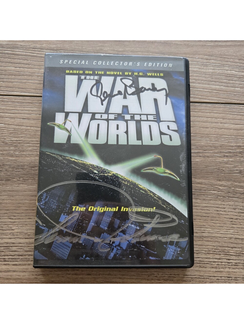SIGNED: War of the Worlds (DVD Paramount) Gene Barry Ann Robinson 1953 Sci-Fi
